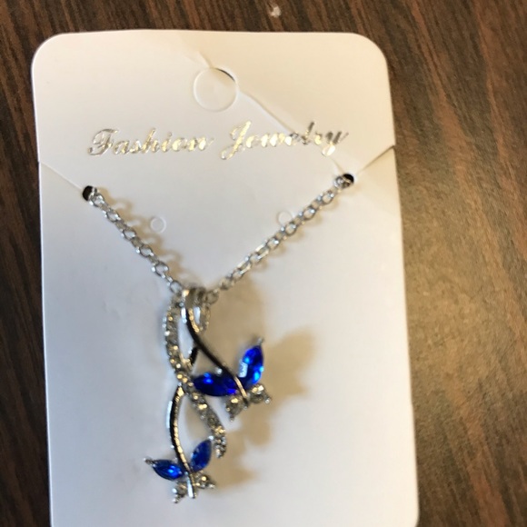 Beautiful necklace - Picture 6 of 6